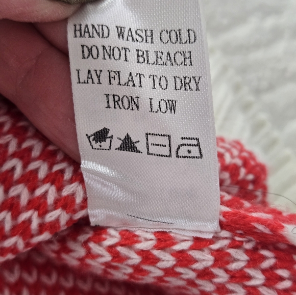 Pink Lily Love Your Heart EUC Knit Heart Sweater Valentine Small Red White - Picture 12 of 15